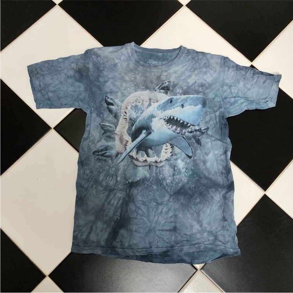 The Mountain Shark Tie Dye Tee T-Shirt Grey-Blue North Carolina Aquarium Tourist